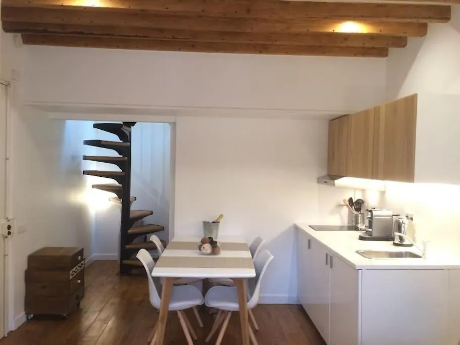 Cosy And Chic Flat In Saint Germain Párizs